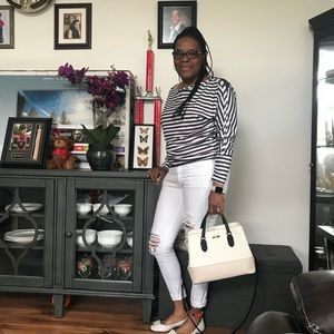 Meet your Posher, Alinthia